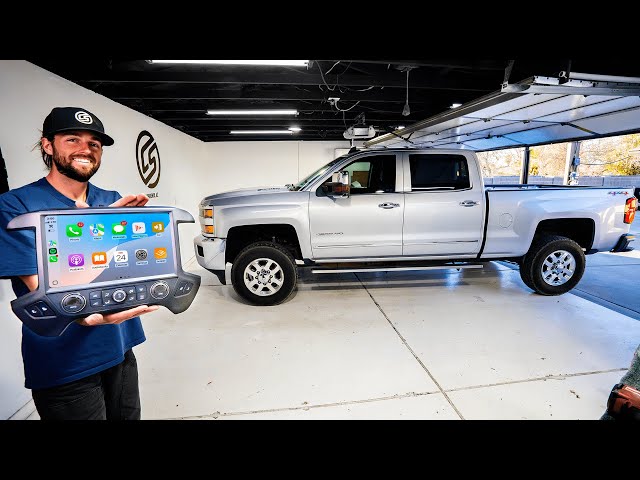 Installing a HUGE Apple CarPlay Head Unit! (2014-2018 Chevrolet Silverado/GMC Sierra)