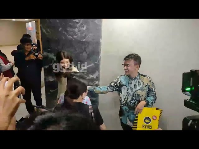 🔴LIVE GRID.ID: Sarwendah Takes the Kids to See Ruben Onsu Off for Umrah