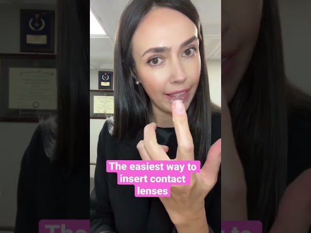 The easiest way to insert contact lenses, contact lenses insertion tutorial #shorts #eyehealth