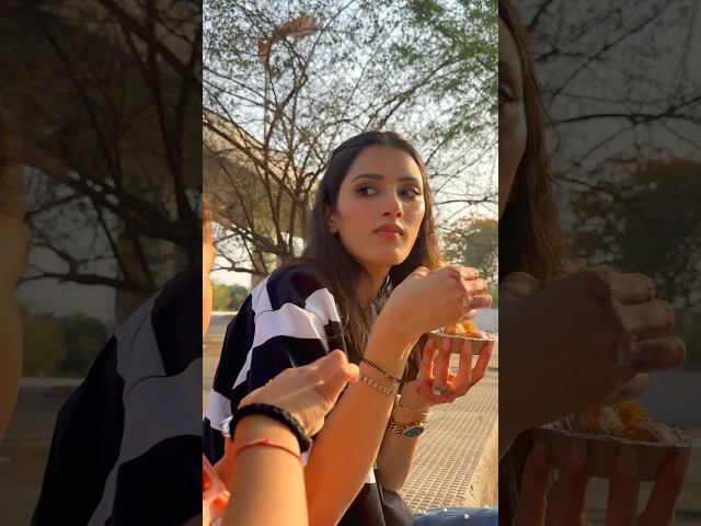 Golgappo Ka Raaz Aaya Bhar 😱 #neetubisht #funny #lakhneet #youtubeshorts #comedy #trending #shorts