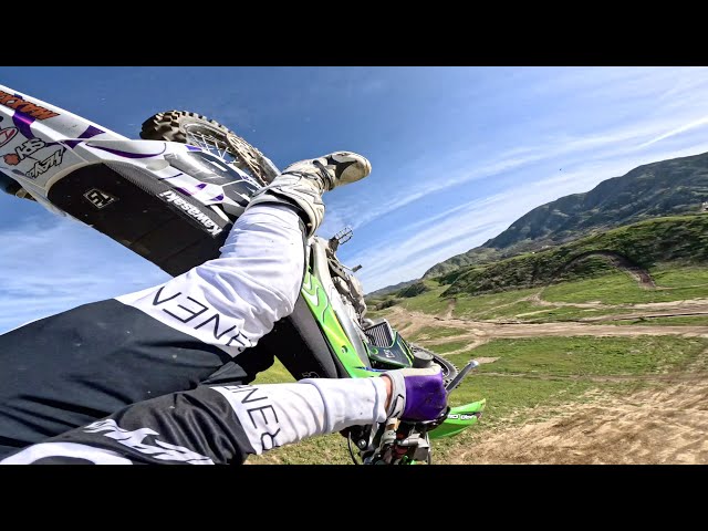 Upside Down in The Hills (Raw Freeriding)