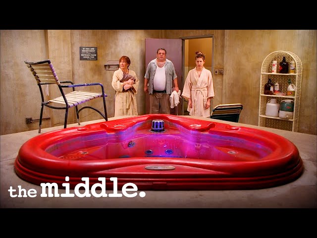 Frankie and Sue’s Shady Groupon Spa Package | The Middle