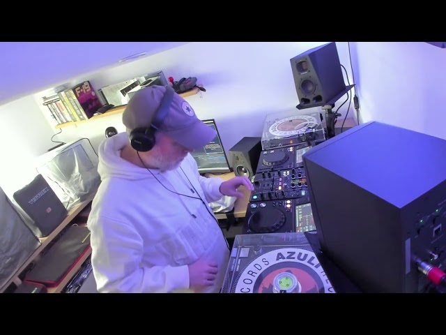 In the Garage - Episode 28 - Garage and House Mix