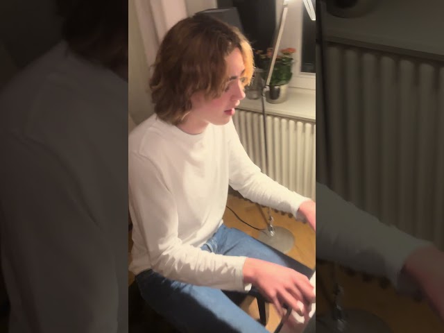 Tried the rat dance 🐀 #ratdance #piano