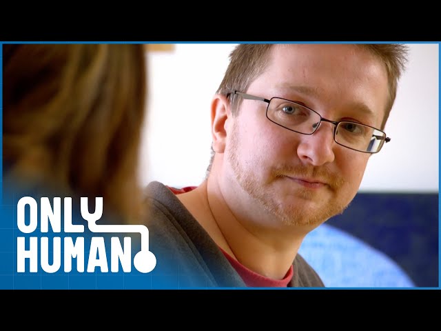 Self Confessed Computer Nerd Is Consumed By Virtual Reality: Man Up S1E5