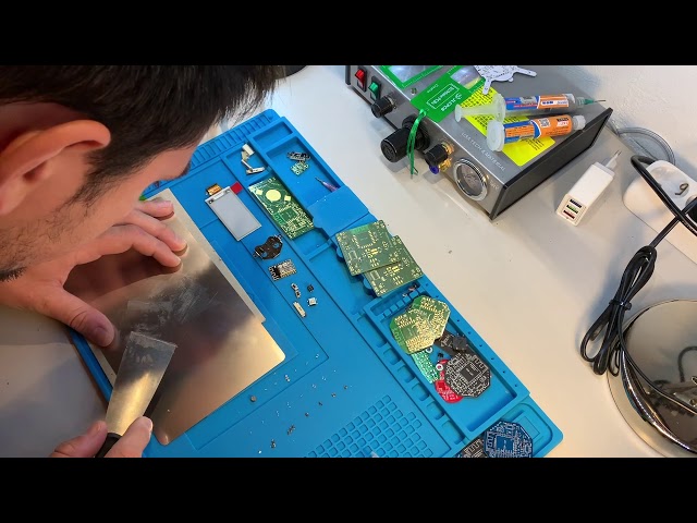 PAPERCLICK v1.0 | From Unboxing over Soldering to finished PCB | makermoekoe