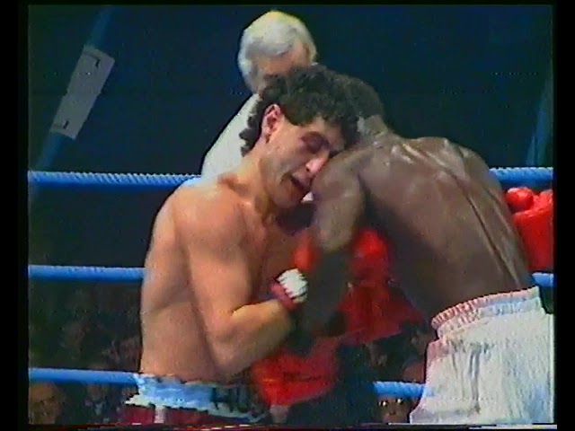 Mo  Hussein v Langton Tinago commonwealth lightweight title fight