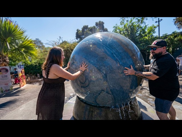 VR180 San Diego Zoo Giant Granite Ball