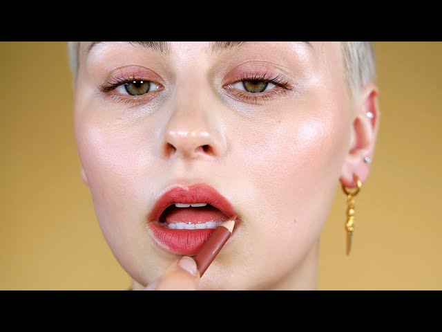 How to line your lips