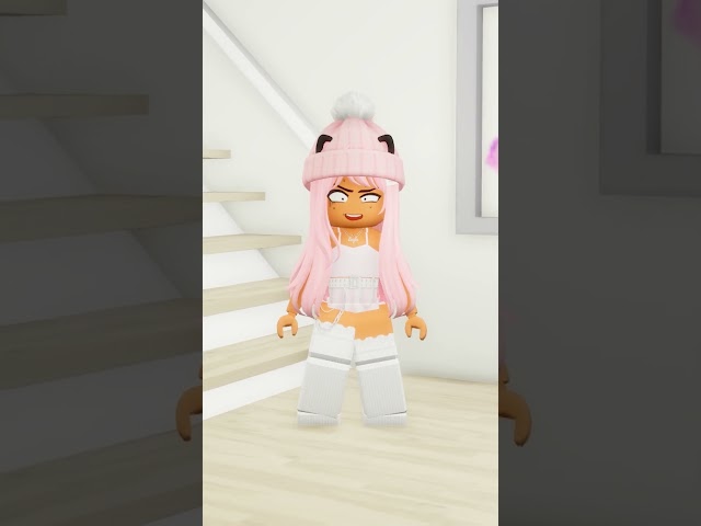 my family was watching me do the chanel dance😱😭#robloxshorts #roblox