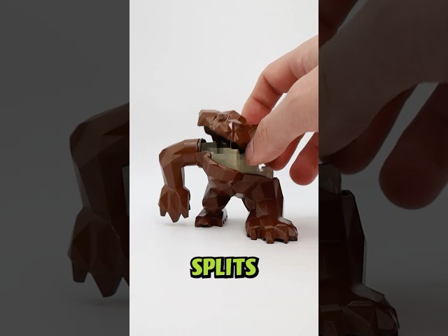 ¡Esta minifigura de LEGO tiene un secreto oculto LOCO! #lego #legoshorts #legominifigures