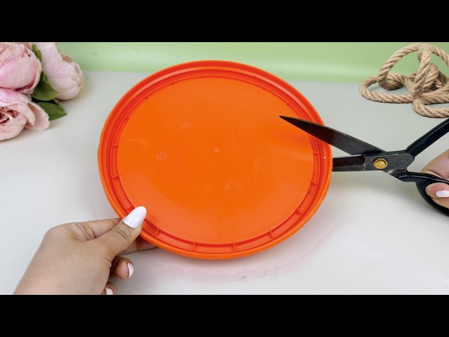Don't Throw Away Plastic Lids! 5 Incredible Things You Can Make With Plastic Lids