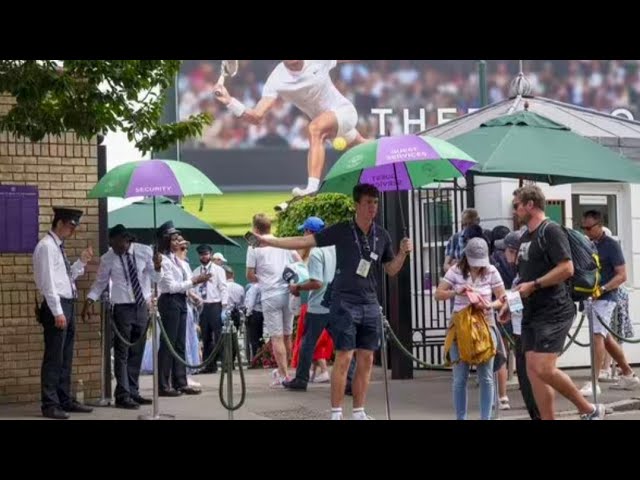 Wimbledon ejects betting gang members who had hidden devices in shoes