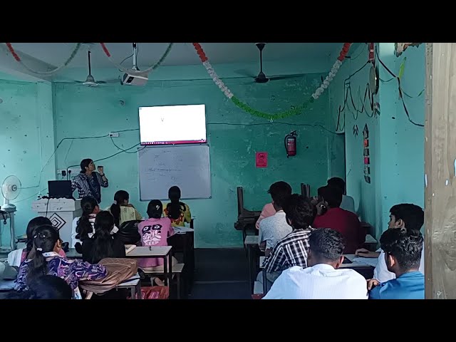 Live Computer Class Teaching Session