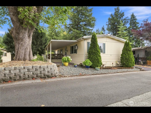 NEW LISTING: 18425 NE 95th Street  176 Redmond WA 98052