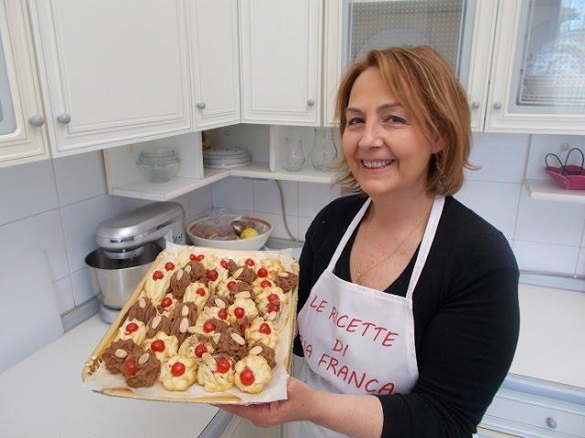 Pasticcini friabili di pasta frolla | Biscotti classici - Le ricette di Zia Franca