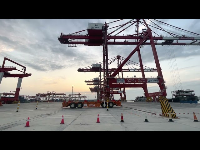 Autonomous port application for container moving in fleet developed by UDI (unity-drive.com)