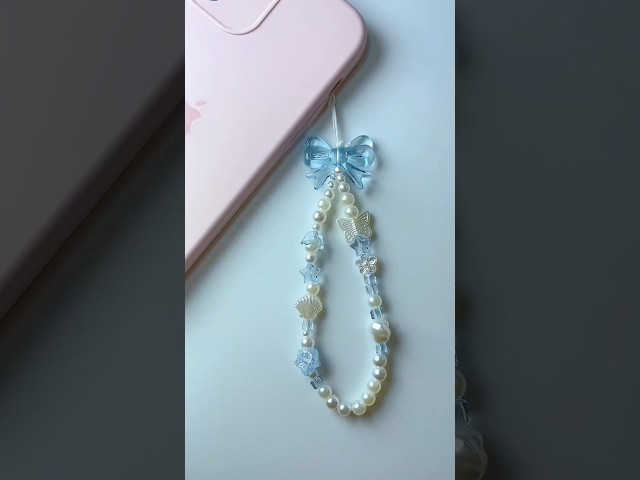 Blue phone charm #phonecharm #beads #beadsjewellery #diy #handmade #handmadebeads#beadedjewelry