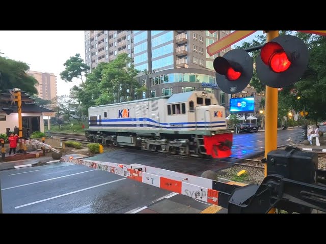 Alarm Editan 5 Perlintasan Kereta Api Kota Bandung | Lokomotif WnB
