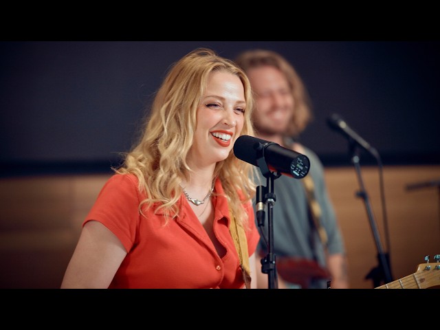 Elizabeth Moen - Full Session | Paste