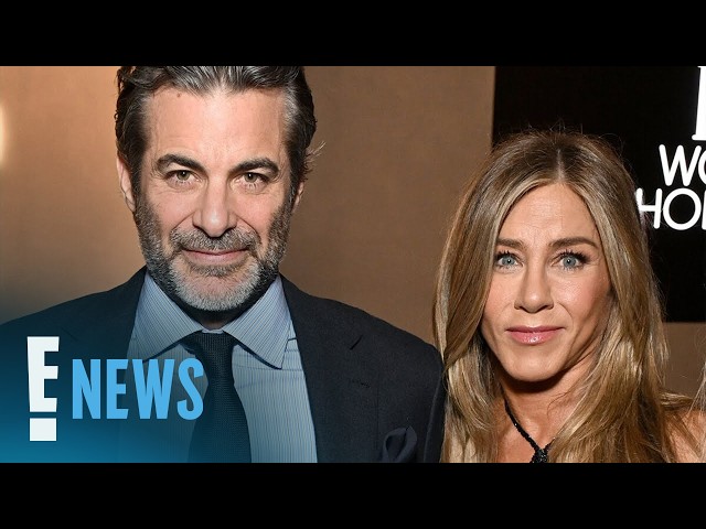 Jennifer Aniston y su novio Jim Curtis tienen una cita con el elenco de Friends | E! News