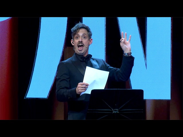 INSANE! Rada sang the names of all the nominated plays at the Pinti Awards