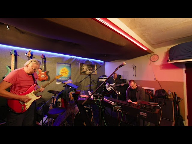 RetroNEO Probe v. 23 11 25 improvisation zum Beginn VR180 8k