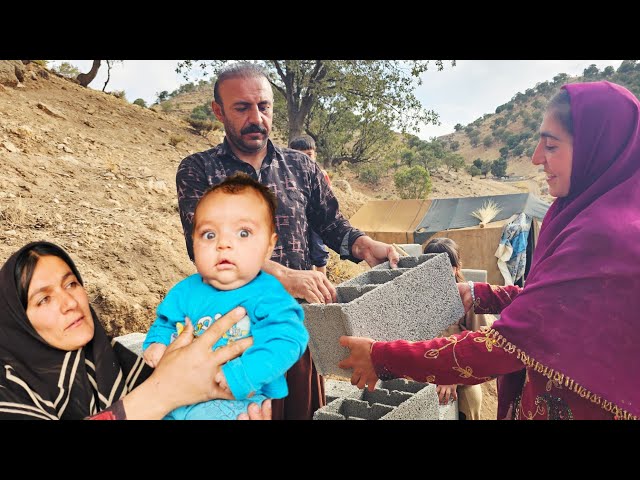 🌿Nomadiclifebuildingalocal bathhousewiththehelp of the Shaaban familyin theheartofpristine nature 🏕️