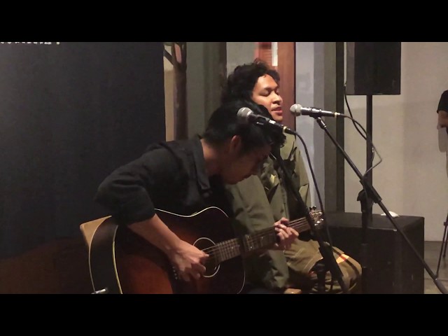 Hindia - Rumah ke Rumah (Acoustic Live at Dia.Lo.Gue, Jakarta 10/12/2019)