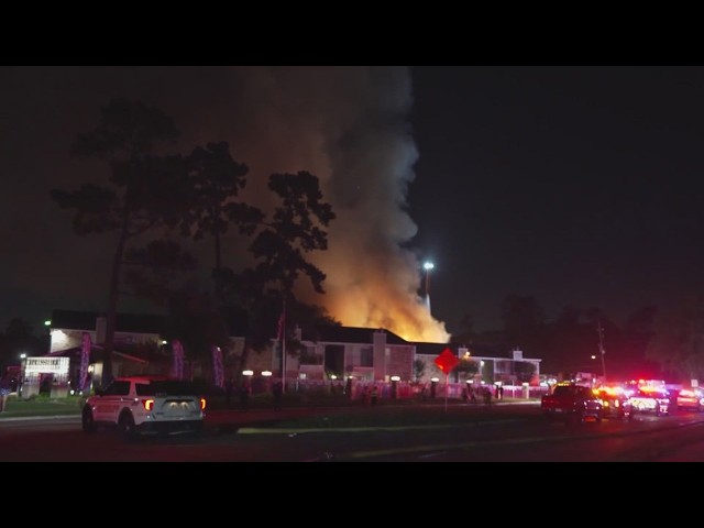 A fast-moving apartment fire in Spring turned deadly overnight