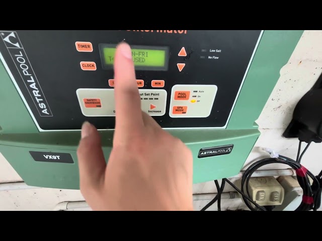 Pool chlorinator timer setting