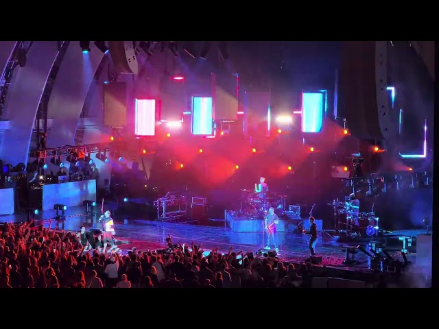 MUSE “Algorithm/Undisclosed desires” performed live at the Hollywood Bowl 