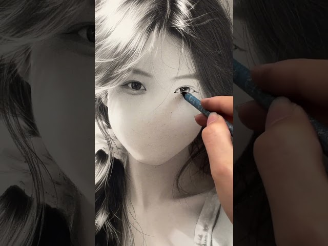 Perfect drawing cannot be without light! #drawing #charcoaldrawing #portraitdrawing #charcoalshading