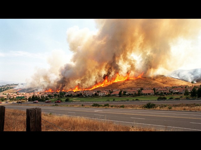 🚨 El incendio Hawk en Reno obliga a 90,000 personas a huir: ¿fue provocado? Nevada declara estado...