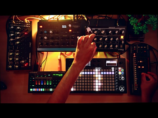Editor (Moog Minitaur // DFAM // Waldorf Protein // Roland JU06A // TR6S // Squarp Hapax)