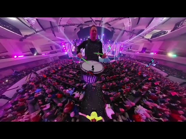 Flying Drummer Performance // Gift of Christmas 2022