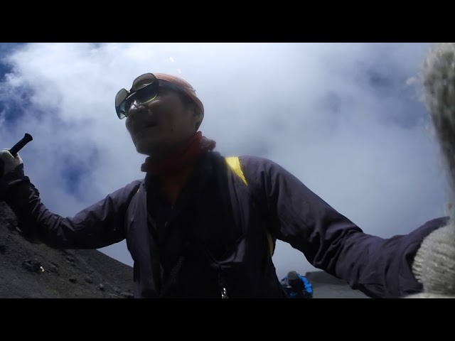 360度動画 キリマンジャロ山頂 200m前  エベレストに行ってきます！