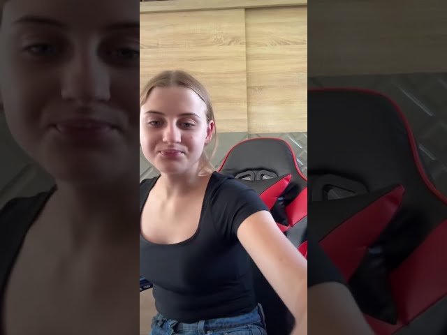 Emma Smith Goes Live for a Relaxed, Honest Chat 🧠 📷 #EmmaSmith #LiveNow #DailyMoments