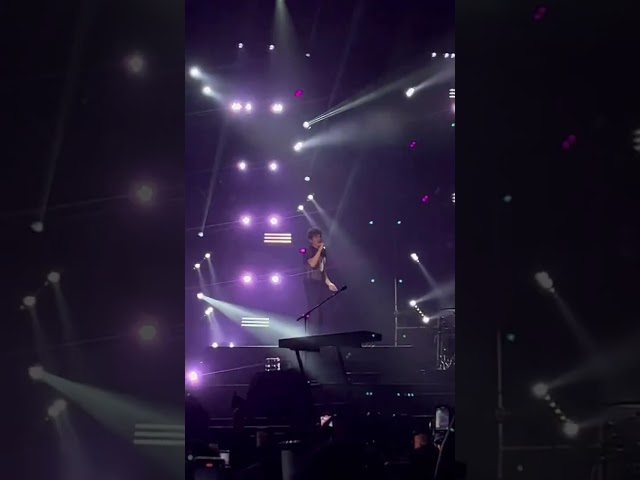 Charlie Puth performing Light Switch at Charlie The Live Experience in Mexico | May 21, 2023