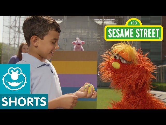 Sesame Street: Bouncing Balls | Murray's Science Experiements
