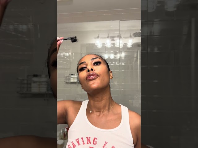 This is my go to look and i absolutely love it. Just simple but classy and clean in under 5 mins.