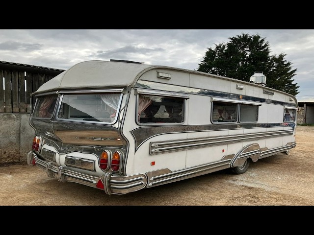 1970s Vickers Travel Trailer – The Flashiest Vintage RV You’ll Ever See! ✨🚐
