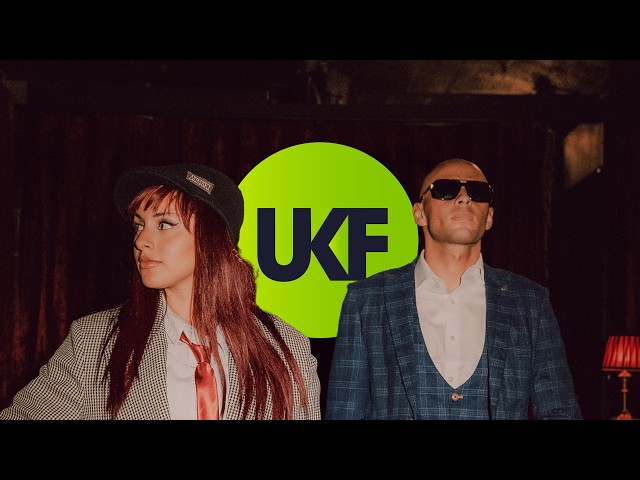 Amplify y Emily Makis - ¡A por ello!