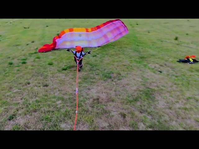 🪂 Pilot’s Ready! 8-Year-Old’s Perfect Paragliding Launch 🚀