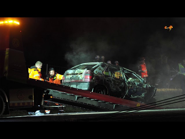 Bil klyvdes itu i bilkrasch utanför Karlstad