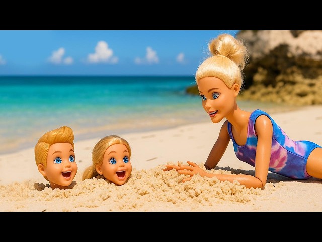 Blonde doll at the beach with the kids! Summer fun with the dolls.