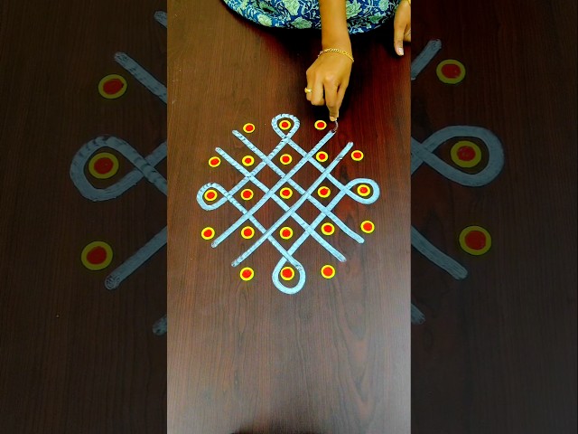 Easy Simple Kolam @RoopaRangoli #shorts #rangoli #kolam #muggulu #padikolam #kolangal