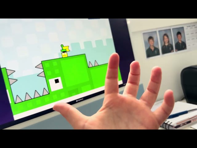 Playing Appel on scratch by griffpatch 