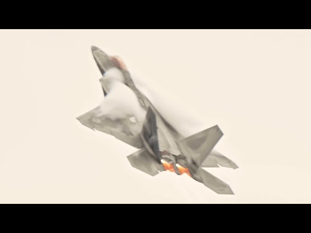 Airshow London 2026 -USAF F-22 Raptor demonstration 🤙🏾🔥🇺🇸