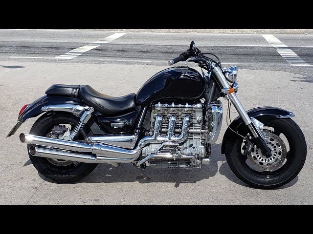 Rodolfinho da Z- Testing Triumph Rocket III 2300 cc - 2005.